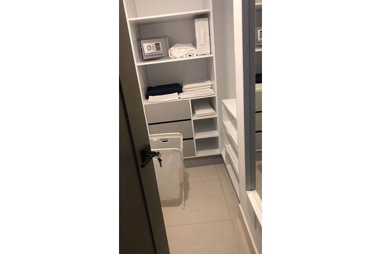 Beauty 1BR Apartment - Soha Panorama B07 -W/ Gym and Pool.