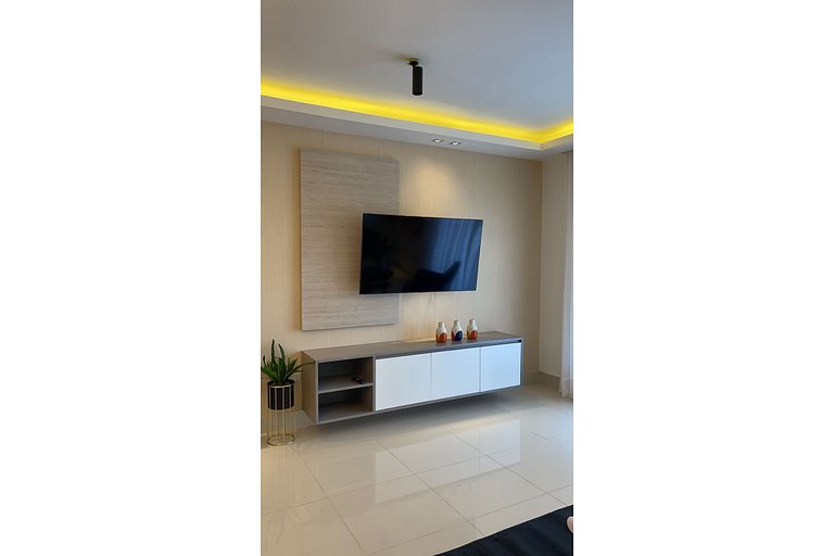 Beauty 1BR Apartment - Soha Panorama B07 -W/ Gym and Pool.