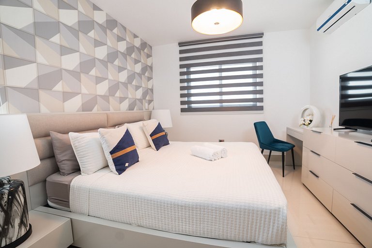 LUXURY Apartment. 1BR - Soha Panorama C01